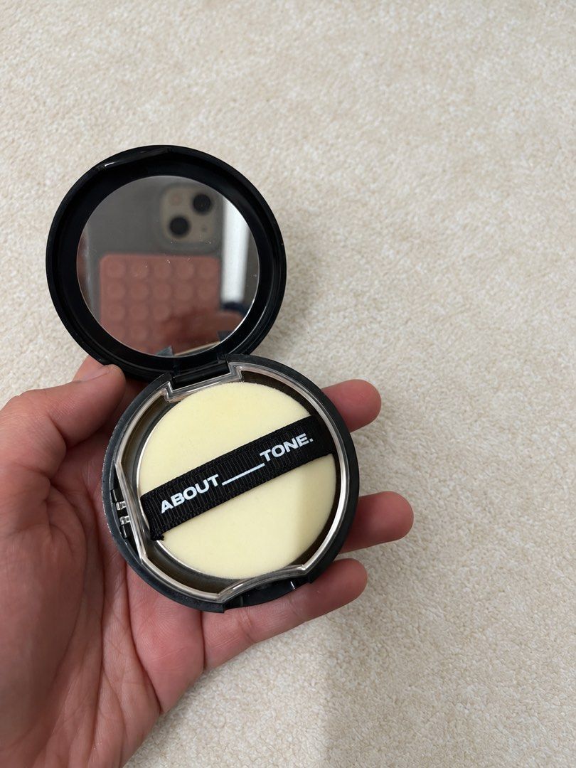 About Tone Blur Powder Pact 02 Light (Category: Makeup) located in Cagayan de Oro. Submitted by simplydecluttering_makeup (Listing ID 1467346875, Image 2). Description: Perfect powder for those with oily skin. It’s very blurring and it lasts long! Unfortunately for me, I have dry skin. But I’ve read so many good reviews about this one! Rfs: I have dry skin. :( - Shade: 02 Light - Compact design complete with built-in mirror and puff applicator - 