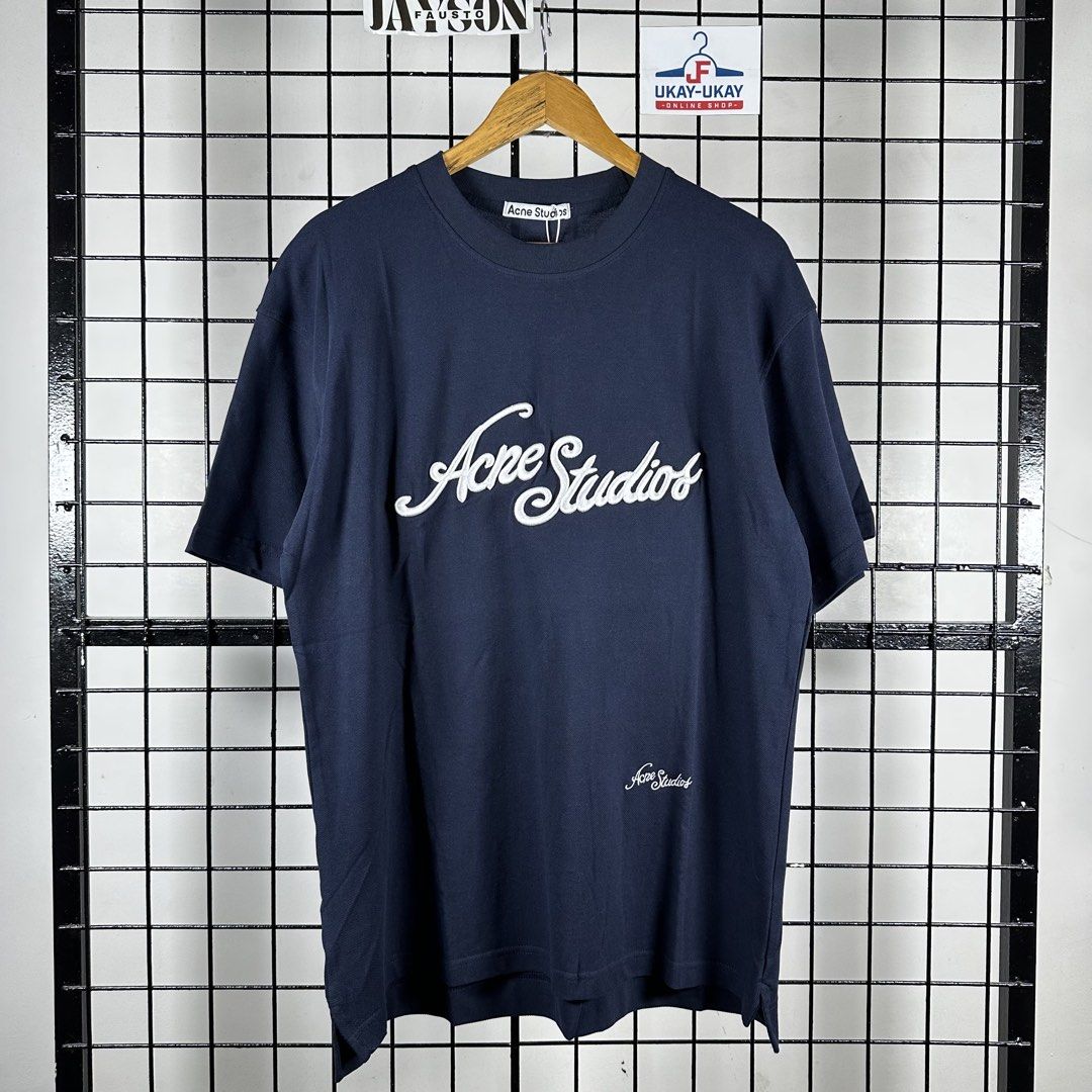 ACNE STUDIOS (Category: Luxury Apparel) located in Talavera. Submitted by puppyinsane (Listing ID 1467329489, Image 1). Description: LARGE LENGTH: 29 WIDTH: 23 AUTHENTIC & BRAND NEW .