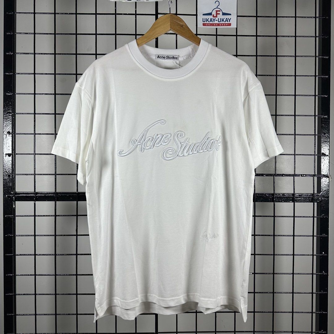 ACNE STUDIOS (Category: Luxury Apparel) located in Talavera. Submitted by puppyinsane (Listing ID 1467331119, Image 1). Description: LARGE LENGTH: 28 WIDTH: 22 AUTHENTIC & BRAND NEW .