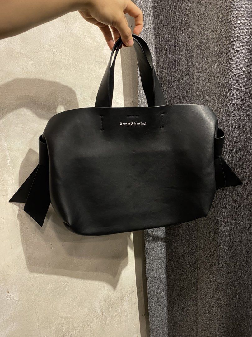 Acne Studios - Musubi Two-way Bag (Category: Shoulder Bags) located in Makati City. Submitted by dailypickups_ (Listing ID 1467284270, Image 2). Description: In excellent condition No inclusion .