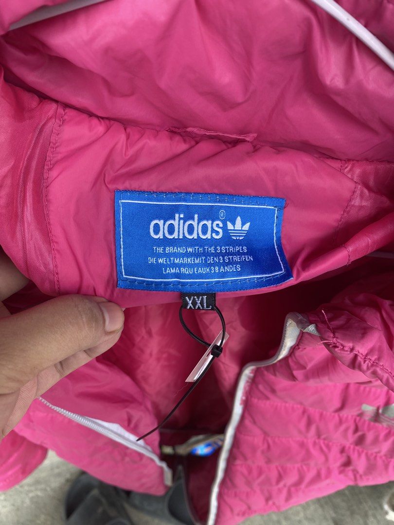 Addidas Bomber Jacket (Category: Coats, Jackets and Outerwear) located in Muntinlupa City. Submitted by calmbear-8752b1 (Listing ID 1467189788, Image 2). Description: Addidas Bomber Jacket Size medium to large No Issue/ Sign of Usage.