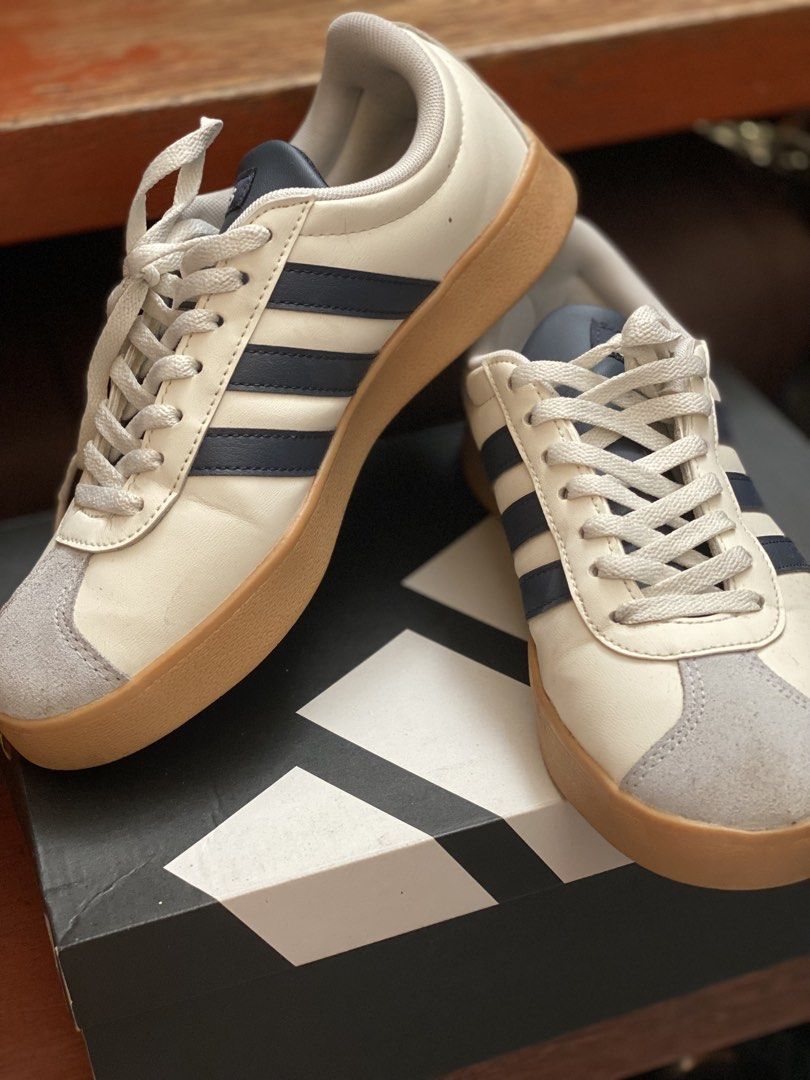 Adi das (Category: Sneakers) located in Sison. Submitted by swaksabudget (Listing ID 1467249802, Image 1). Description: Not used more than 5x.