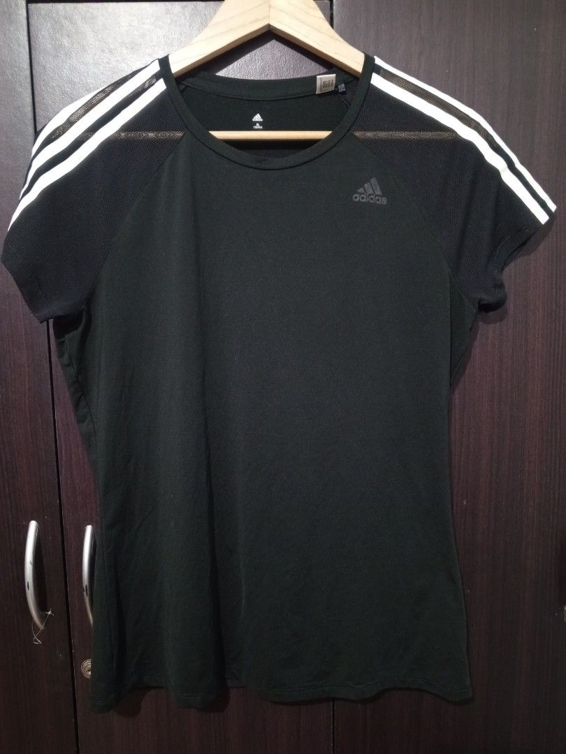 Adidas 3 stripes athletic tee (Category: Activewear) located in Santa Maria. Submitted by paulo-garcia21 (Listing ID 1467290418, Image 1). Description: xl on tag 16.5 by 25 no flaws excellent.