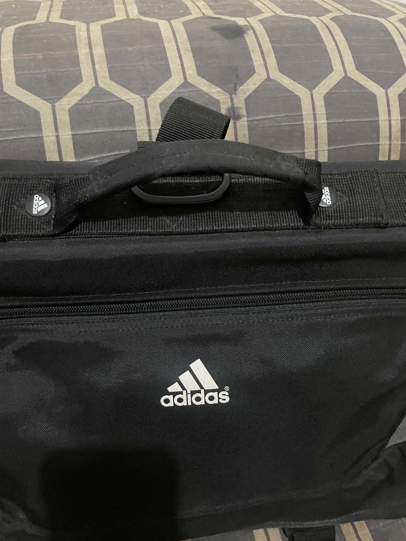 Adidas 3way (Category: Backpacks) located in Manila. Submitted by esskkeeyy_thriftzone (Listing ID 1467225928, Image 3). Description: For sale Authentic Adidas 3 way Pwede gawing backpack shoulderbag handbag 9.9/10 condition.