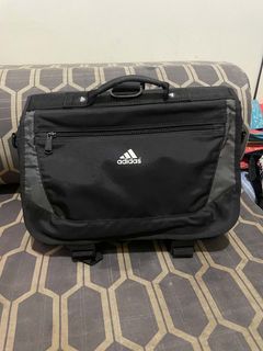 (Category: ) located in . Submitted by esskkeeyy_thriftzone (Listing ID 1467225928, Image 1). Description: .