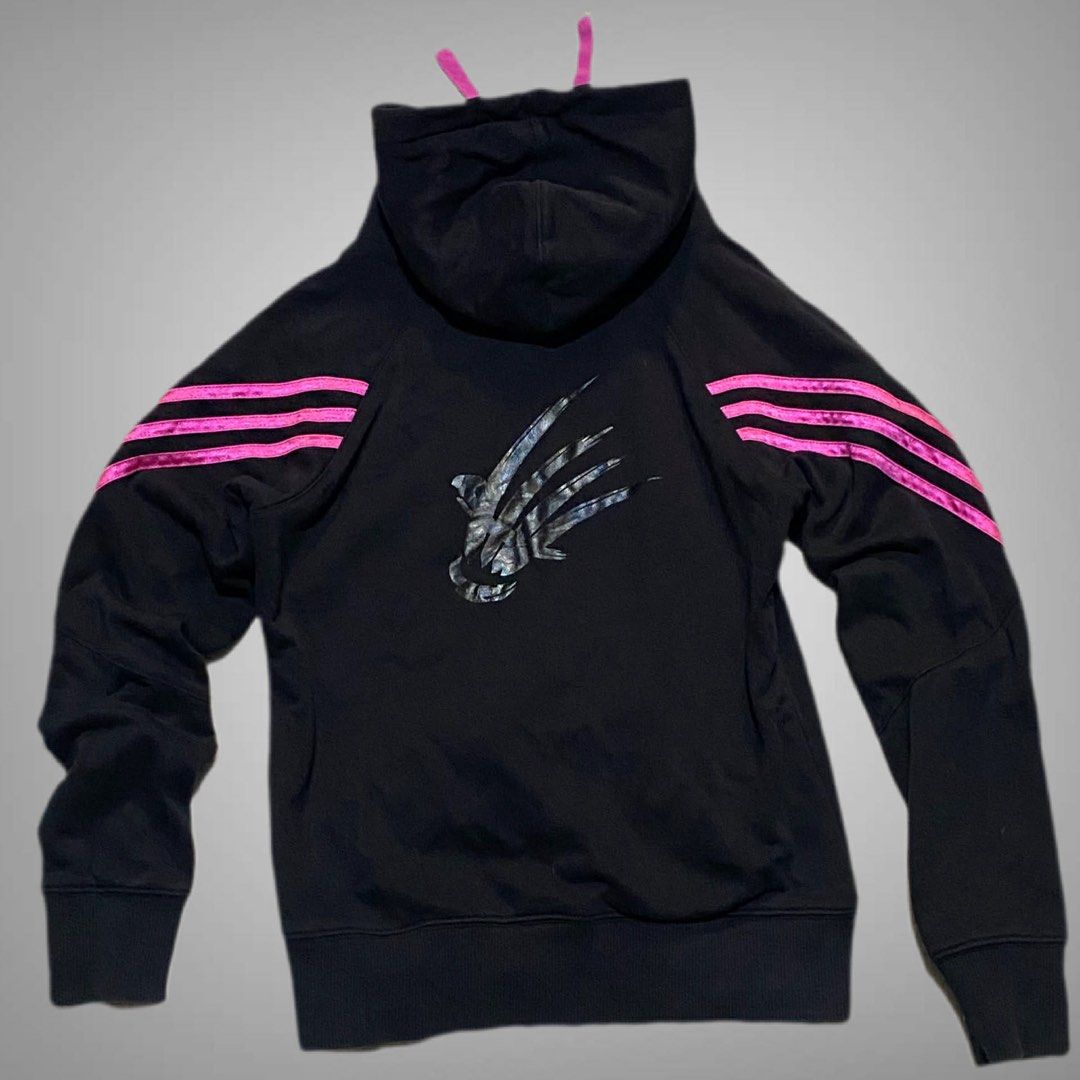 Adidas Badminton (Category: Coats, Jackets and Outerwear) located in Mabalacat. Submitted by stellargarments (Listing ID 1467344863, Image 2). Description: perfect for ladies outfit! pwede rin pangkids Length : 21 Width : 18 Condition : 9.5/10 embroidered all logos 💖 with backprint Complete all With Pocket masikip ribbings super nice & kinis! very comfy & smooth on skin need wash no major stain fresh from bale.