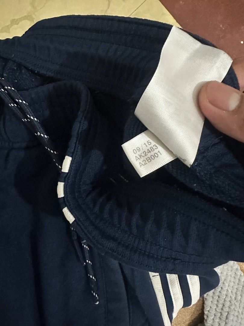 Adidas Climalite Sweatpants (Navy Blue) (Category: Joggers) located in Santa Rosa. Submitted by odepangilinan (Listing ID 1467208503, Image 2). Description: Color: Dark Navy Blue / White Condition: Old stuff but still in good condition 8.5/10 Size: M on tag but fits to Medium to Large.