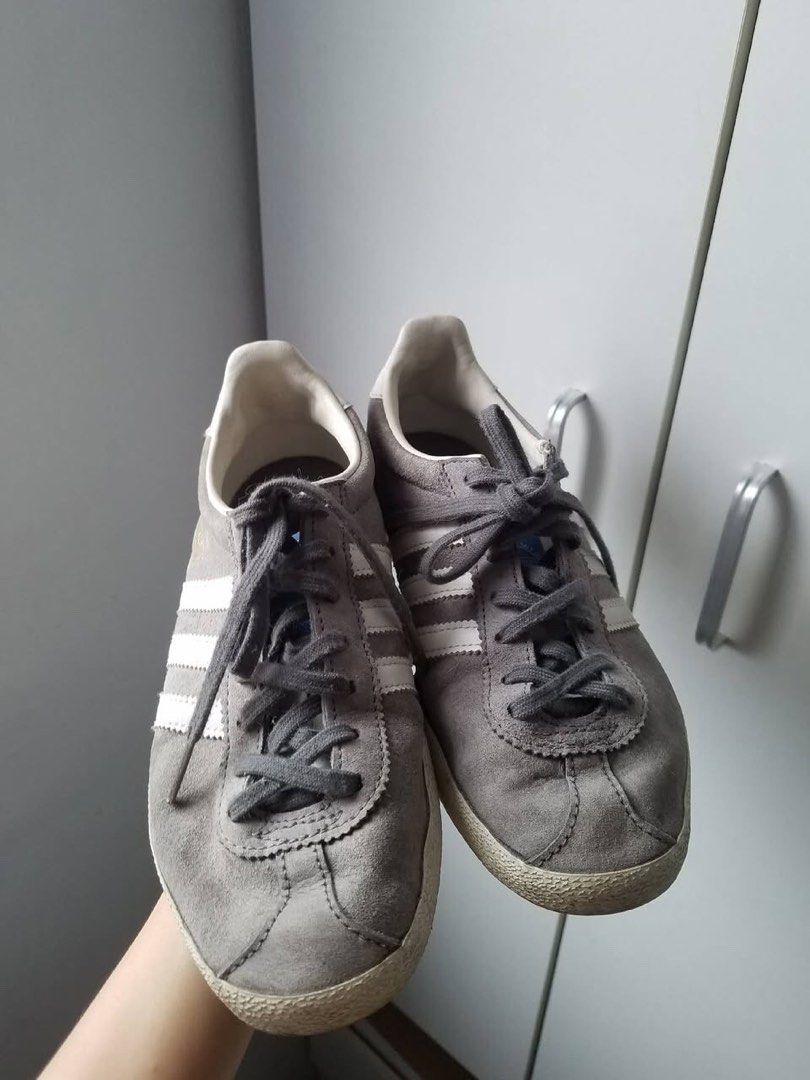 Adidas Gazelle Shoes (Category: Sneakers) located in General Trias. Submitted by ceethruenial (Listing ID 1467313781, Image 1). Description: .