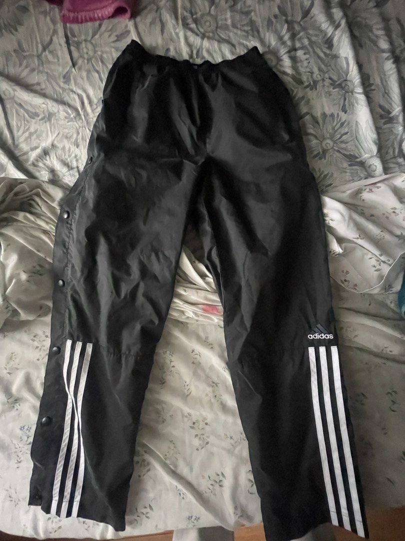 Adidas Jogging Pants (Category: Activewear) located in Marikina City. Submitted by prelovedbyshams.sy (Listing ID 1467358488, Image 1). Description: .