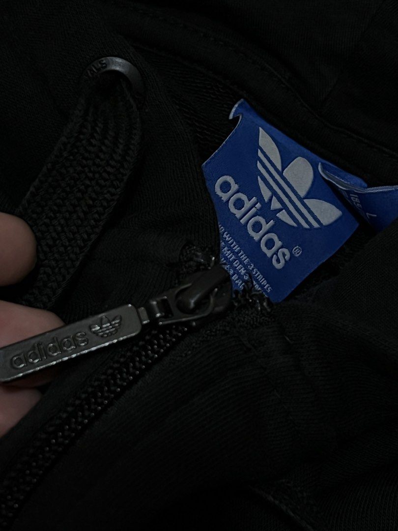 ADIDAS ORIGINALS MULTIPLE LOGO (Category: Hoodies) located in Taguig. Submitted by reidddz (Listing ID 1467283034, Image 3). Description: L-XL NO ISSUE BRAND NEW CONDITION.