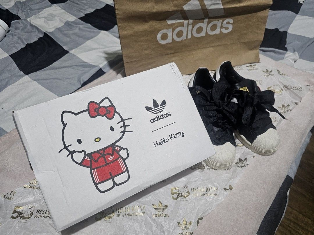 Adidas Superstar Hello kitty Collab sneaker (Category: Sneakers) located in Manila. Submitted by onlinesmartshopping12 (Listing ID 1467289012, Image 3). Description: no issue.