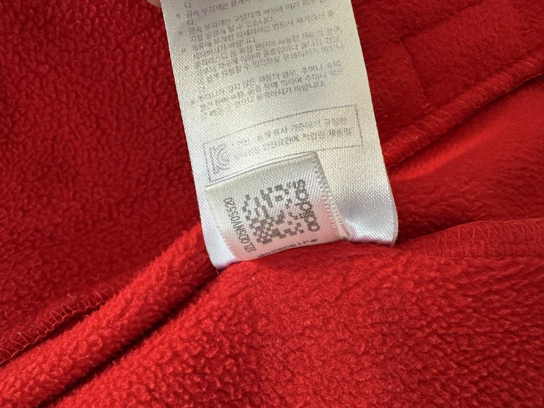 Adidas Trainer Jacket (Category: Coats, Jackets and Outerwear) located in Manila. Submitted by unosarena04185 (Listing ID 1467249448, Image 3). Description: .