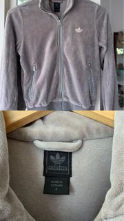 (Category: ) located in . Submitted by lyaclosetpreloved (Listing ID 1467321264, Image 1). Description: .