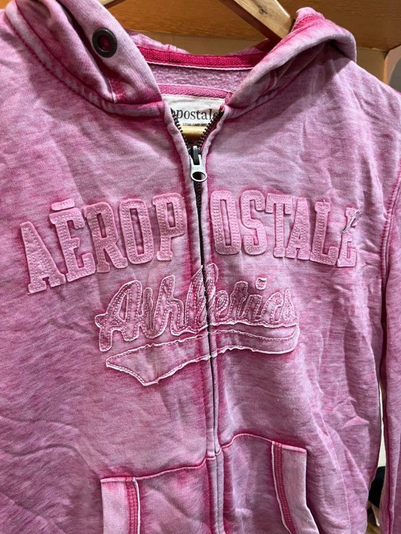 Aeropostale y2k zip up jacket (Category: Coats, Jackets and Outerwear) located in Quezon City. Submitted by michypeachyy1 (Listing ID 1467244470, Image 3). Description: 400 plus shipping only medium size.