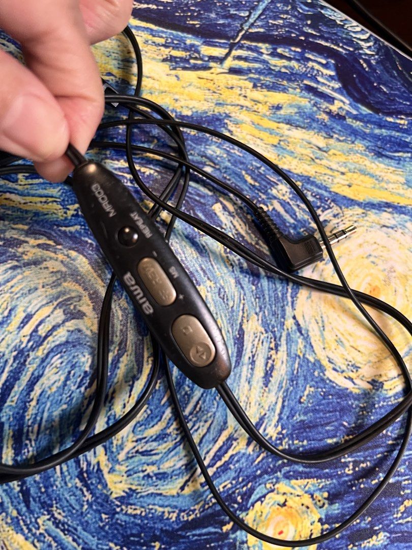 Affordable Aiwa earphones 😍👌🏻 (Category: Earphones) located in Malolos. Submitted by afford.japan (Listing ID 1467224997, Image 3). Description: Affordable Aiwa earphones 😍👌🏻.