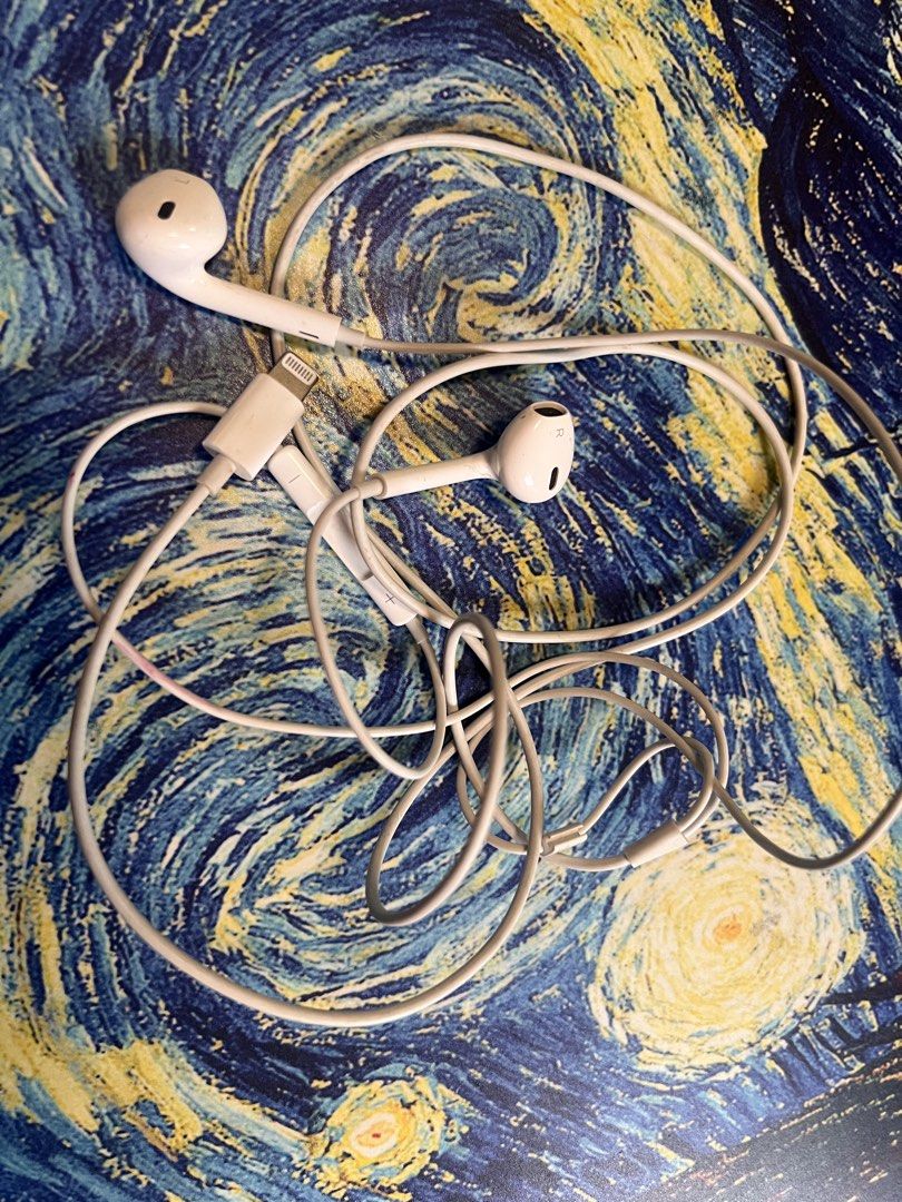 Affordable quality earphones 😍👌🏻 (Category: Earphones) located in Malolos. Submitted by afford.japan (Listing ID 1467225893, Image 1). Description: Affordable quality earphones 😍👌🏻.