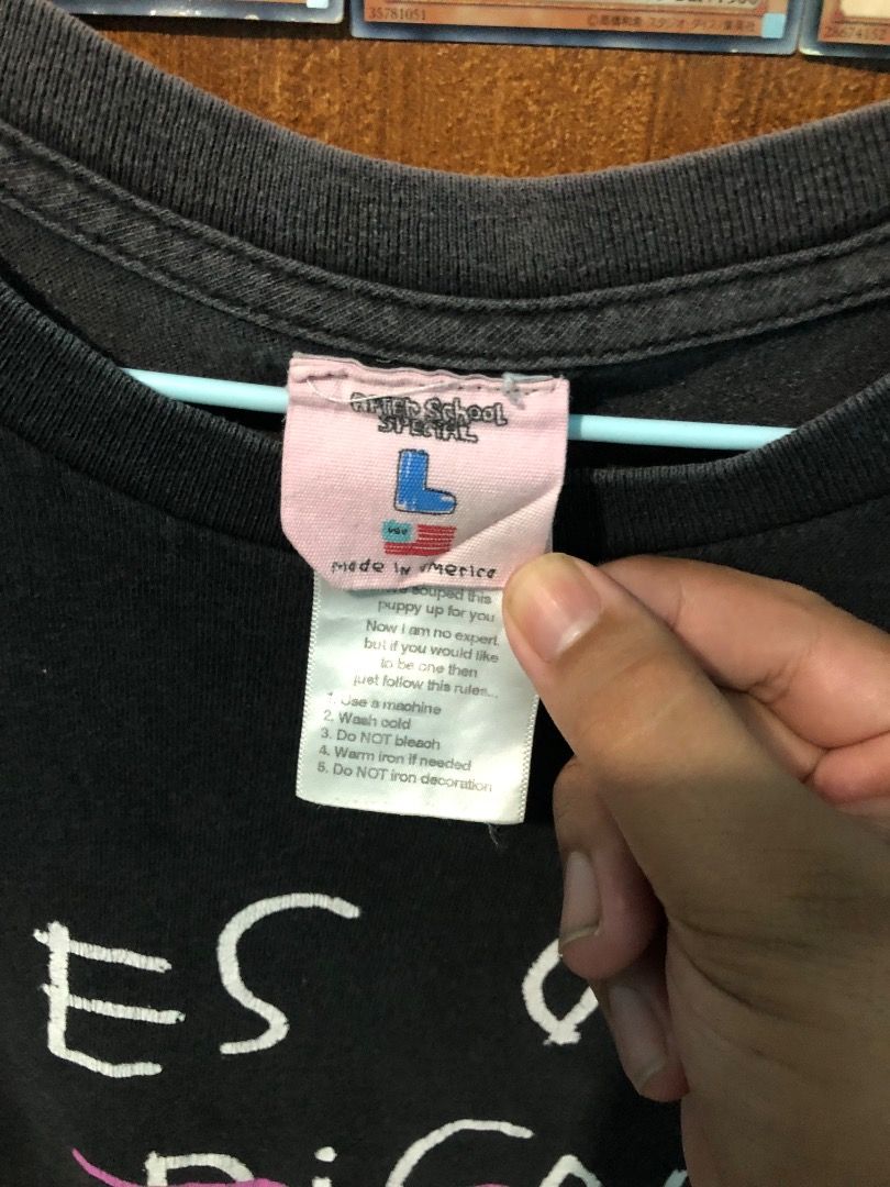 after School Special Graphic T-Shirt (Category: Shirts) located in San Fernando. Submitted by unclebob00 (Listing ID 1467332347, Image 3). Description: Art tee large fits medium(21x28) fade crack print.