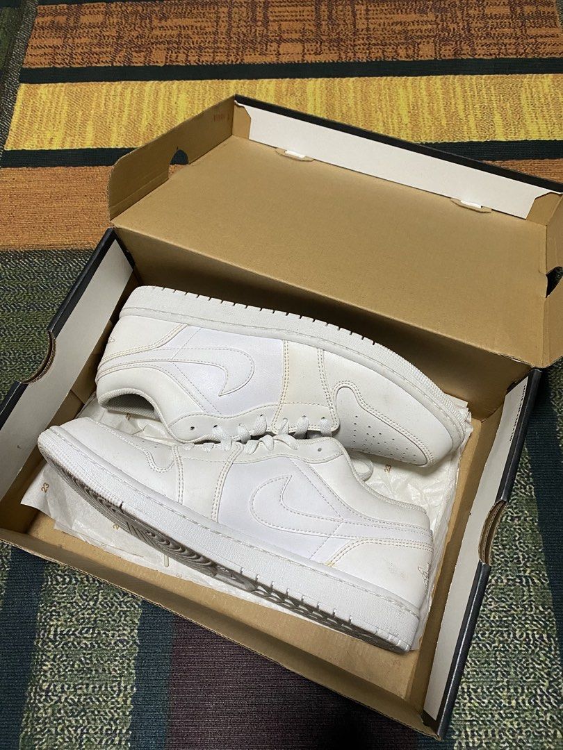 Air Jordan 1 Low Triple White (Category: Sneakers) located in Makati City. Submitted by eunaj (Listing ID 1467236602, Image 2). Description: NEGOTIABLE‼️ - Item: Nike Air Jordan 1 Low - Colorway: All-White - Size: Men's US 11 / UK 10 / EUR 45 / 29 cm - Style Code: 553558-136 - Condition: Clean, crisp leather, ready to rock - Inclusion: Original box included.