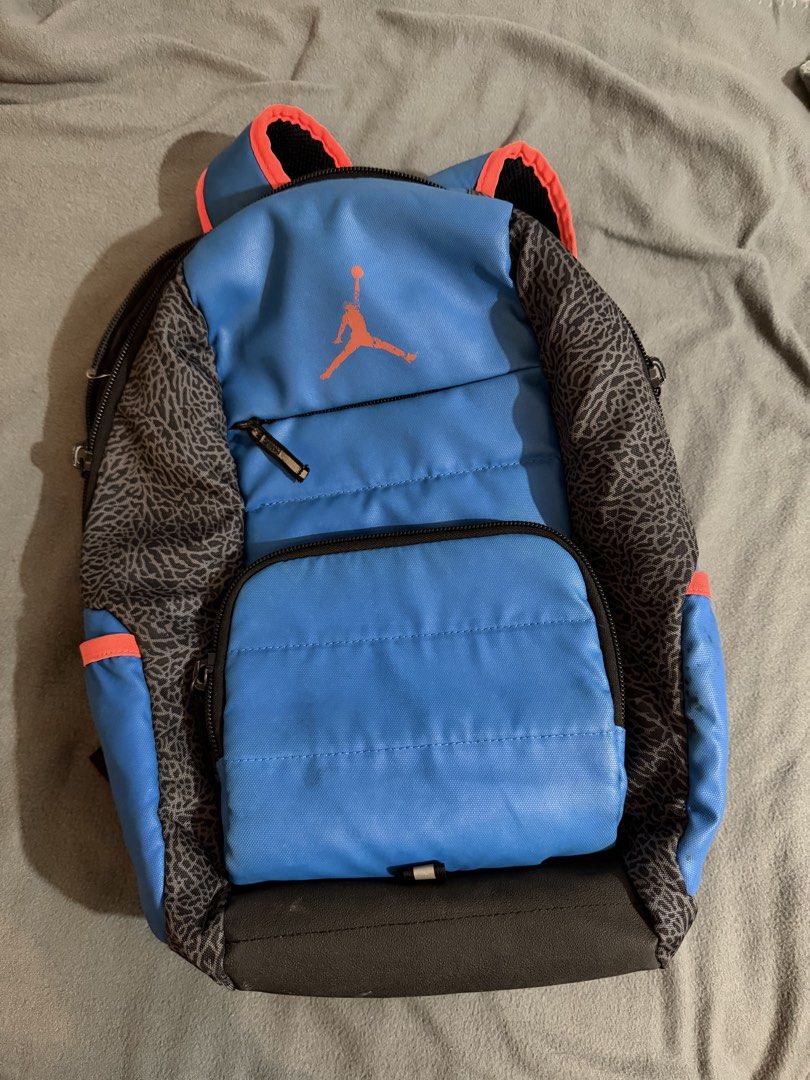 Air Jordan Backpack Bag (Category: Backpacks) located in Manila. Submitted by daleyo (Listing ID 1467295663, Image 1). Description: Zippers are okay Minor stains (see photo) Minimal fade of logo (see photo) .