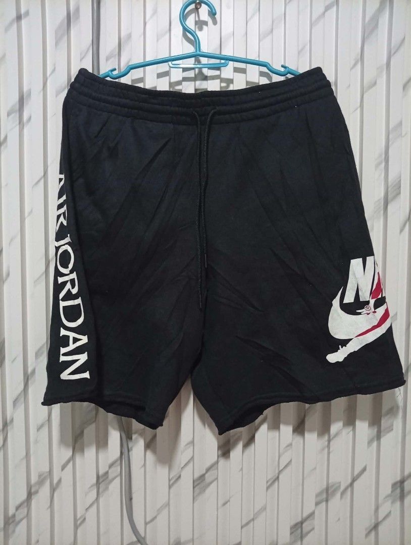 Air Jordan Jumpman Mens short ( Authentic ) (Category: Shorts) located in Barotac Nuevo. Submitted by john.pritz (Listing ID 1467202801, Image 1). Description: Air Jordan Jumpman mens short ( Authentic ) Like new condi no issue masikip garter Size Large on tag Width 30 to stretch 36 Length 19.