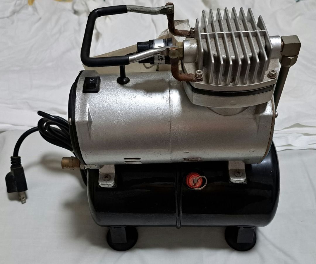 Airbrush kit compressor (Category: Looking For) located in Las Pinas. Submitted by mitchvinluan (Listing ID 1467172060, Image 1). Description: item : Air Brush Kit with Compressor (note: 110 volts) need transformer As is ... where is.. Working - good condition Almost new.... Price : 2,500php.