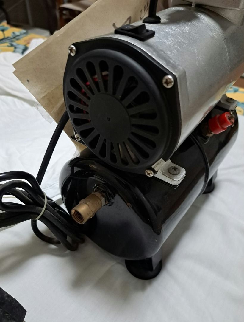 Airbrush kit compressor (Category: Looking For) located in Las Pinas. Submitted by mitchvinluan (Listing ID 1467172060, Image 2). Description: item : Air Brush Kit with Compressor (note: 110 volts) need transformer As is ... where is.. Working - good condition Almost new.... Price : 2,500php.