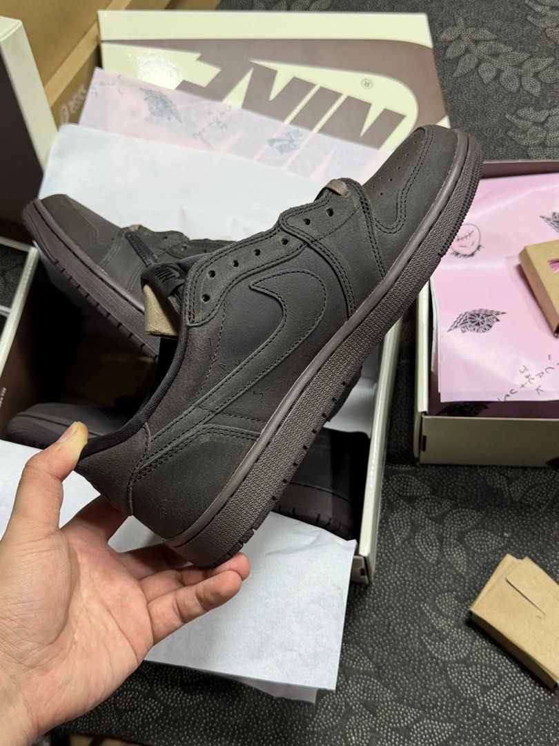 AJ1 Travis Scott Velvet Brown (Category: Sneakers) located in Caloocan City. Submitted by dr3nflipz (Listing ID 1467332705, Image 2). Description: Size 44.5 GX BATCH Brand New North Caloocan/ Fairview loc.