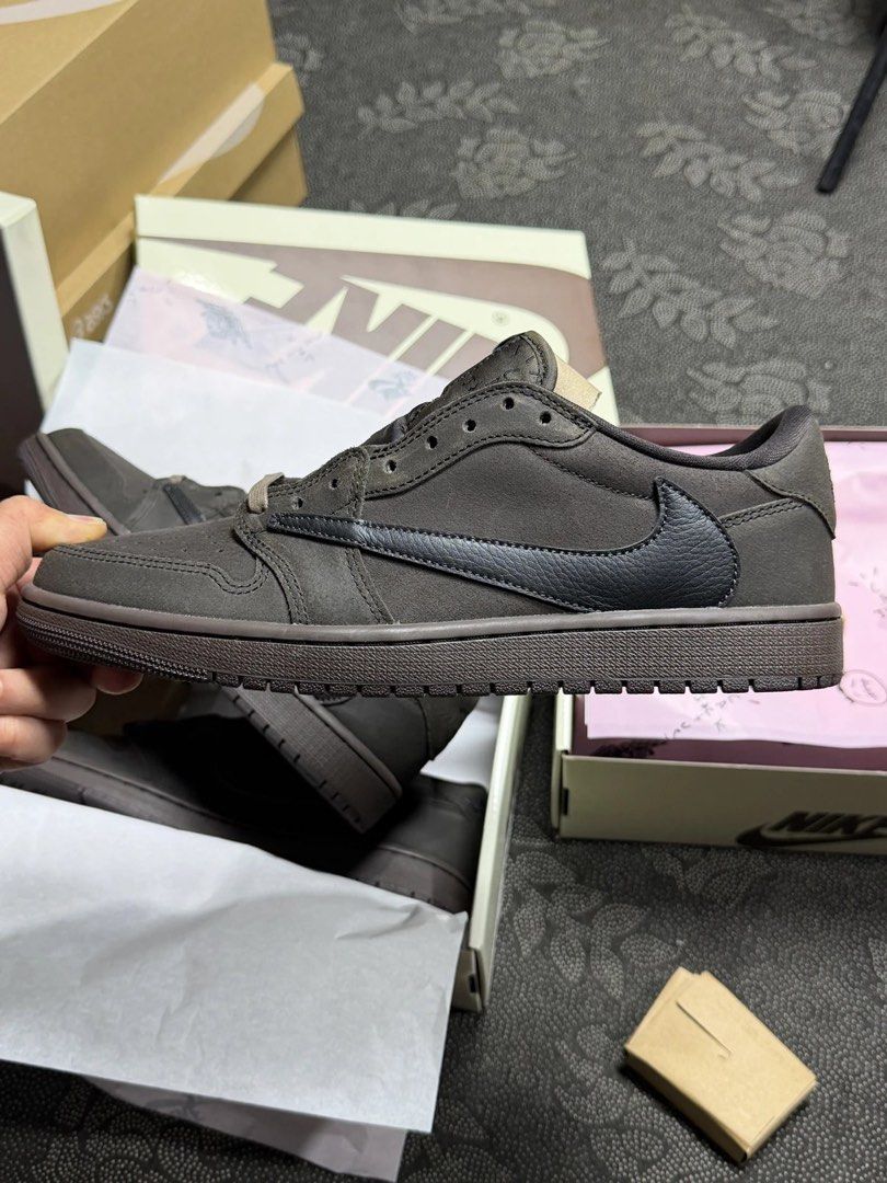 AJ1 Travis Scott Velvet Brown (Category: Sneakers) located in Caloocan City. Submitted by dr3nflipz (Listing ID 1467332705, Image 1). Description: Size 44.5 GX BATCH Brand New North Caloocan/ Fairview loc.