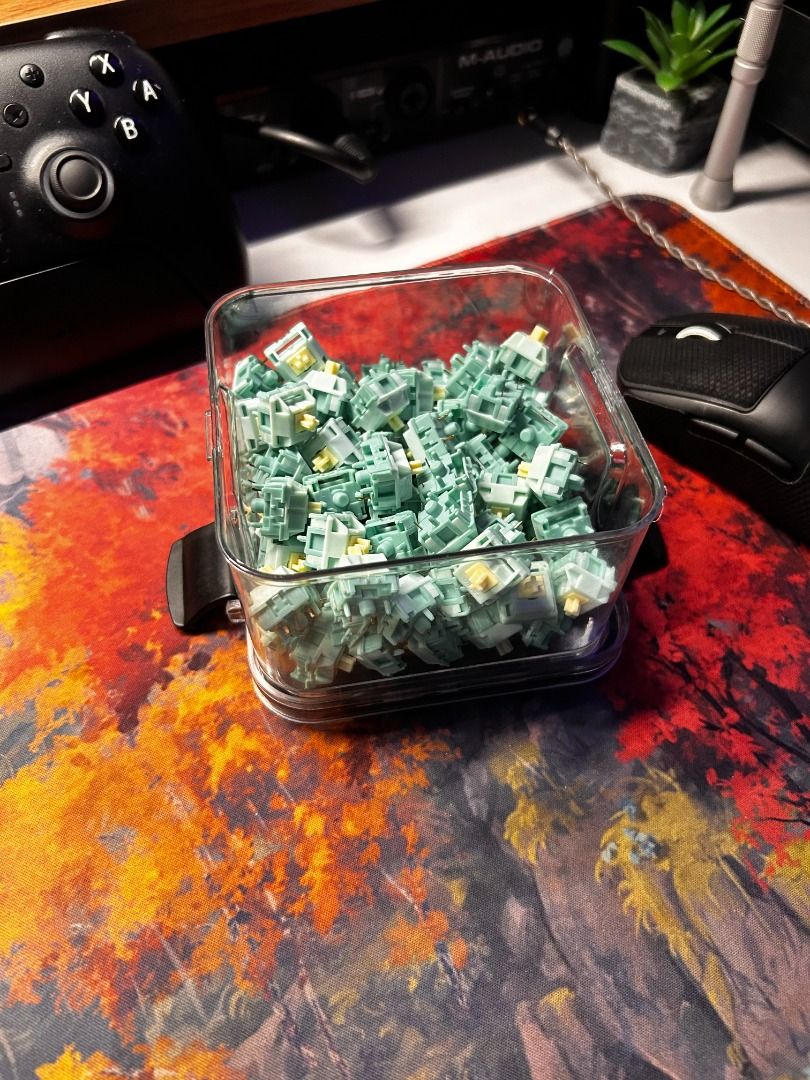 Akko Cilantro (90x) (Category: Computer Keyboard) located in Quezon City. Submitted by emsdv (Listing ID 1467330364, Image 1). Description: Akko Cilantro 90 pieces tactile switches no issue, will come in a container not used much since I have other switches Camp Aguinaldo QC .