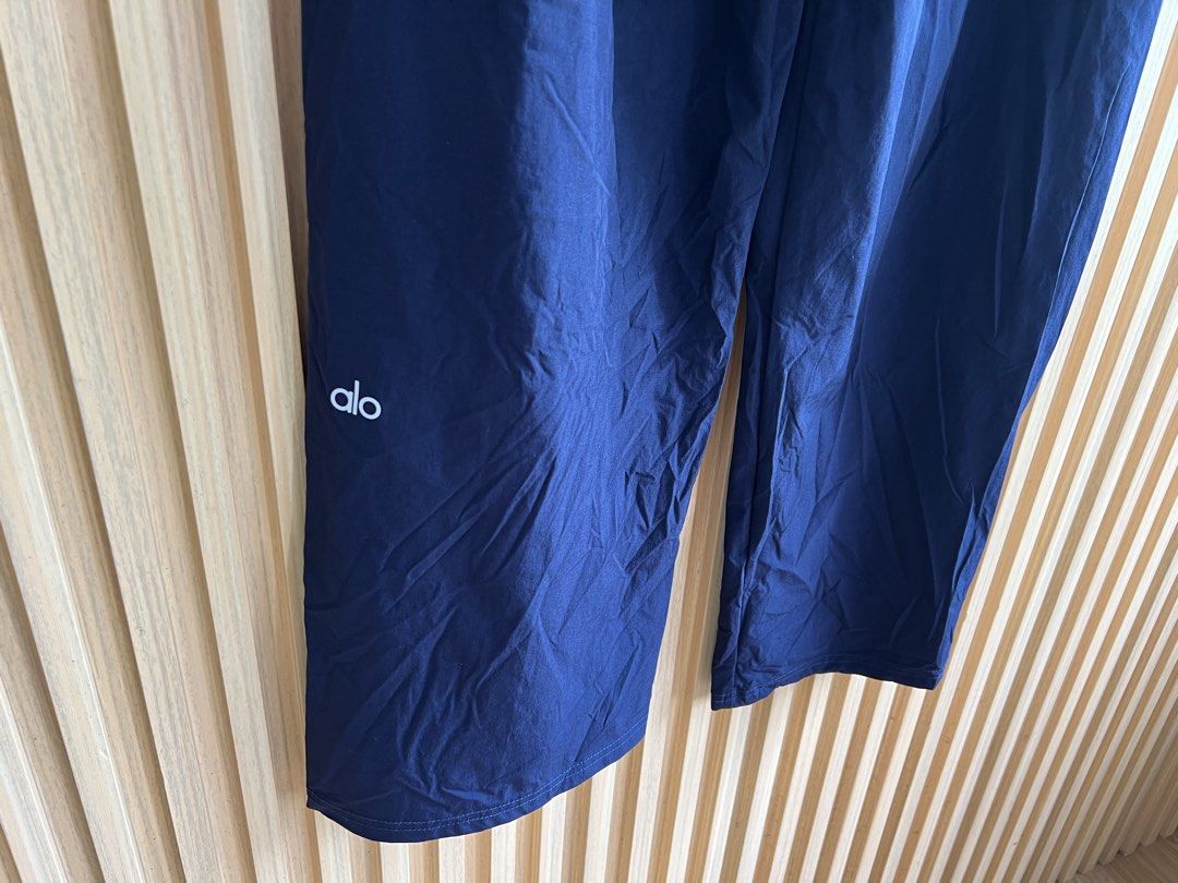 Alo (Category: Activewear) located in Lipa City. Submitted by thyra06 (Listing ID 1467197742, Image 3). Description: Alo yoga size small on tag garter waist 25:28.