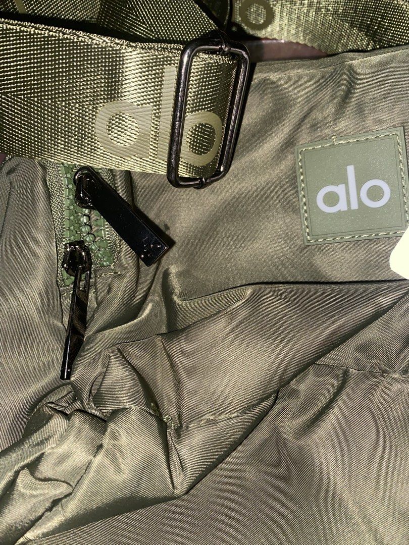 alo sling nag (Category: Luxury Bags & Wallets) located in Manila. Submitted by ajexclusive (Listing ID 1467330448, Image 2). Description: .