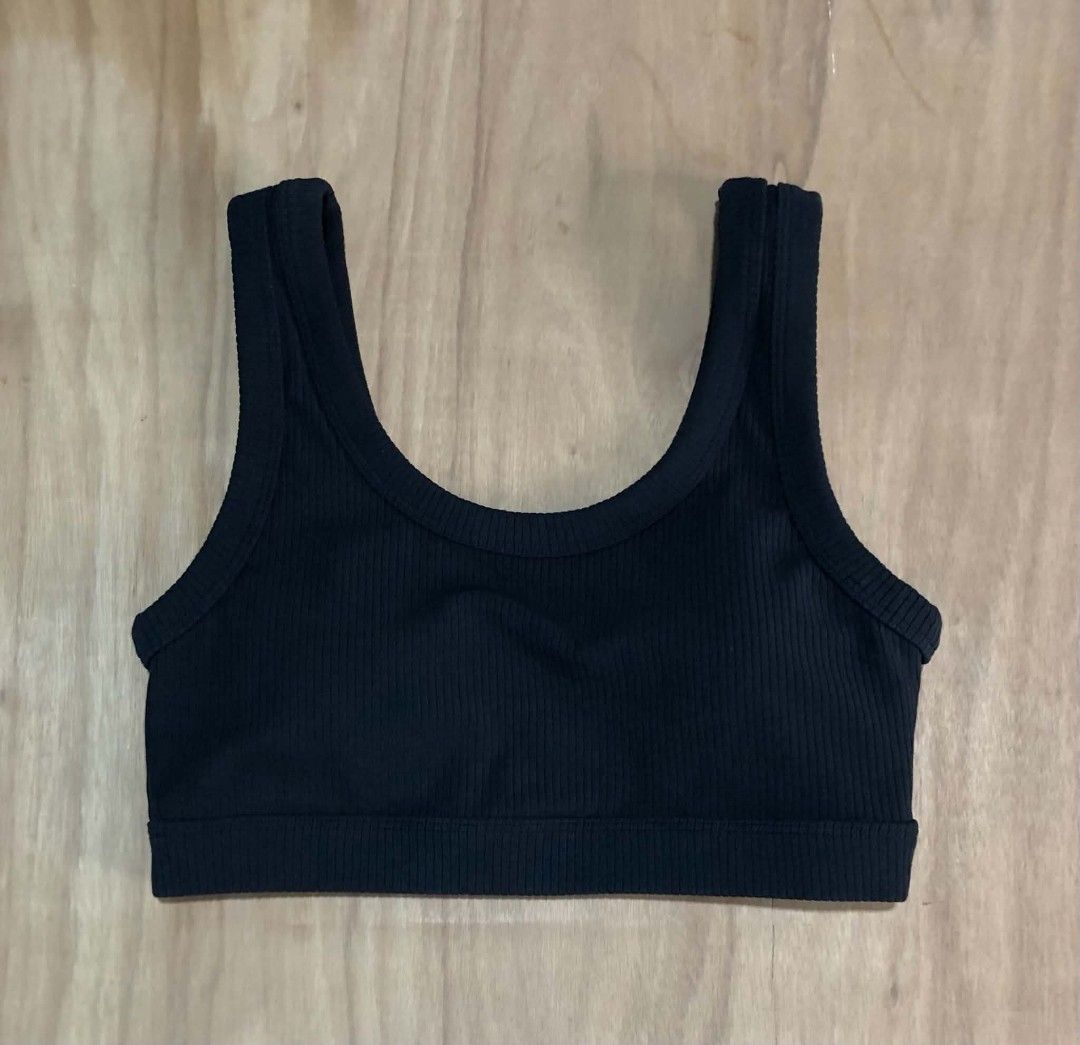 Alo Yoga Wellness Bra(Medium) (Category: Activewear) located in Santa Rosa. Submitted by D__OutdoorGear_Etc._24 (Listing ID 1467333795, Image 2). Description: For Sale - Alo Yoga Wellness Bra - Normal sign of usage,Still in Excellent Condition!(No issue etc!) - Color may vary due to lighting source. - Color rate ~ 9.8/10 - Black - Medium Support bra for relaxed and lazy weekends. - Ribbed performance jersey - Soft and Comfortable - With removable
