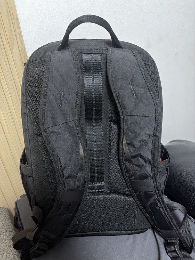 Alpaka Elements Backpack Pro 24L (Category: Backpacks) located in Pasig City. Submitted by xjoannax (Listing ID 1467272189, Image 3). Description: Fits up to 16” laptop Height - 48cm Width - 31cm Depth - 18cm Weight - 1.3kg.