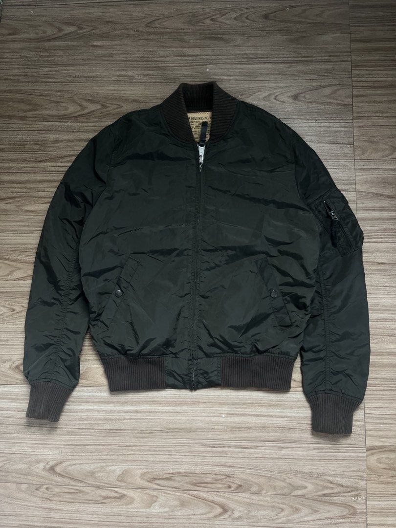 ALPHA INDUSTRIES BOMBER JACKET (Category: Coats, Jackets and Outerwear) located in Cebu City. Submitted by fierce.vincent (Listing ID 1467346790, Image 1). Description: ALPHA INDUSTRIES BOMBER JACKET GOOD AS NEW / NO ISSUE 21.5 x 26 / MEDIUM ON TAG 2250 ADD SF.