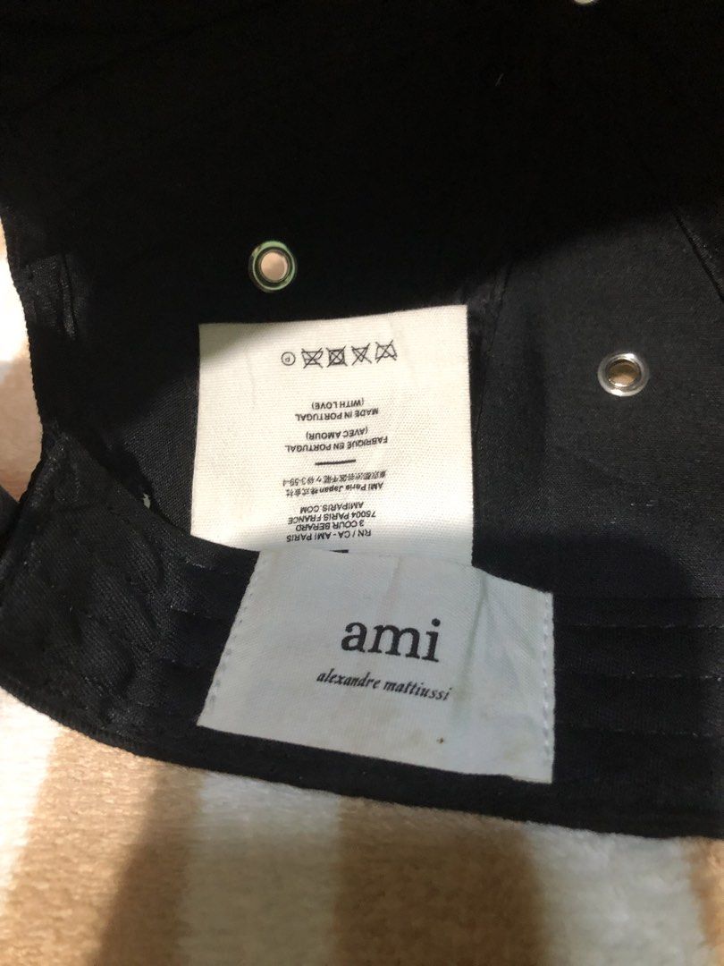 AMI (Category: Caps & Hats) located in Malungon. Submitted by laasoners (Listing ID 1467242757, Image 3). Description: One size Excellent to as new No hidden issues No hairline on snap Color 9.8.