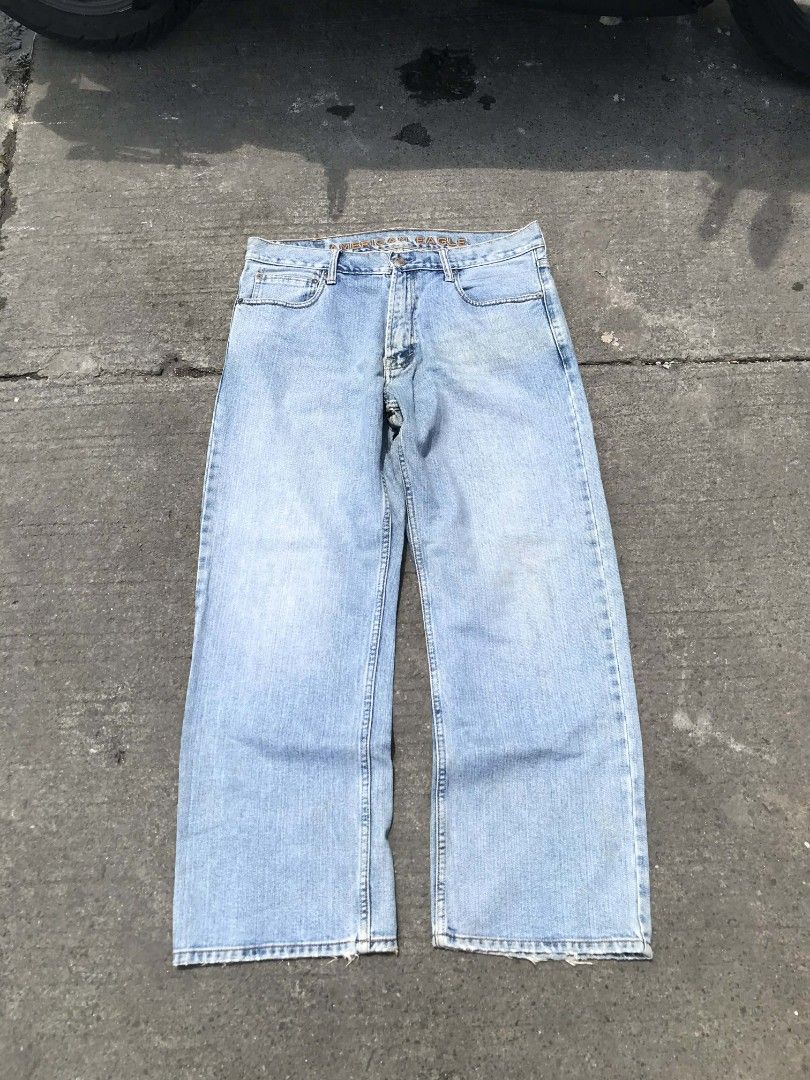 Amircan eagles pants (Category: Jeans) located in Manila. Submitted by thriftnicarl.3 (Listing ID 1467321383, Image 1). Description: waist - 36 length - 41.3 thigh - 13.6 leg opening - 9.4 price - 249 Freeship via jnt.