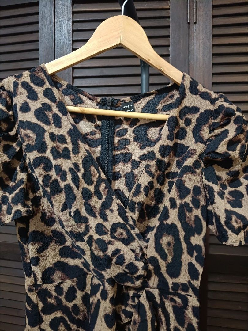 Animal Print Dress (Category: Dresses) located in Manila. Submitted by byjrb (Listing ID 1467185973, Image 2). Description: 🛍️ Brand-new items from SHEIN, Emery Rose, Zaful & more! Size : XS 📦 Shipping: LBC / J&T / Lalamove 💸 MOP: GCash / BPI only DM for inquiries! 💌.