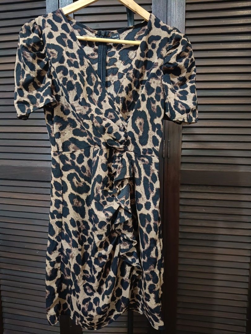 Animal Print Dress (Category: Dresses) located in Manila. Submitted by byjrb (Listing ID 1467185973, Image 3). Description: 🛍️ Brand-new items from SHEIN, Emery Rose, Zaful & more! Size : XS 📦 Shipping: LBC / J&T / Lalamove 💸 MOP: GCash / BPI only DM for inquiries! 💌.