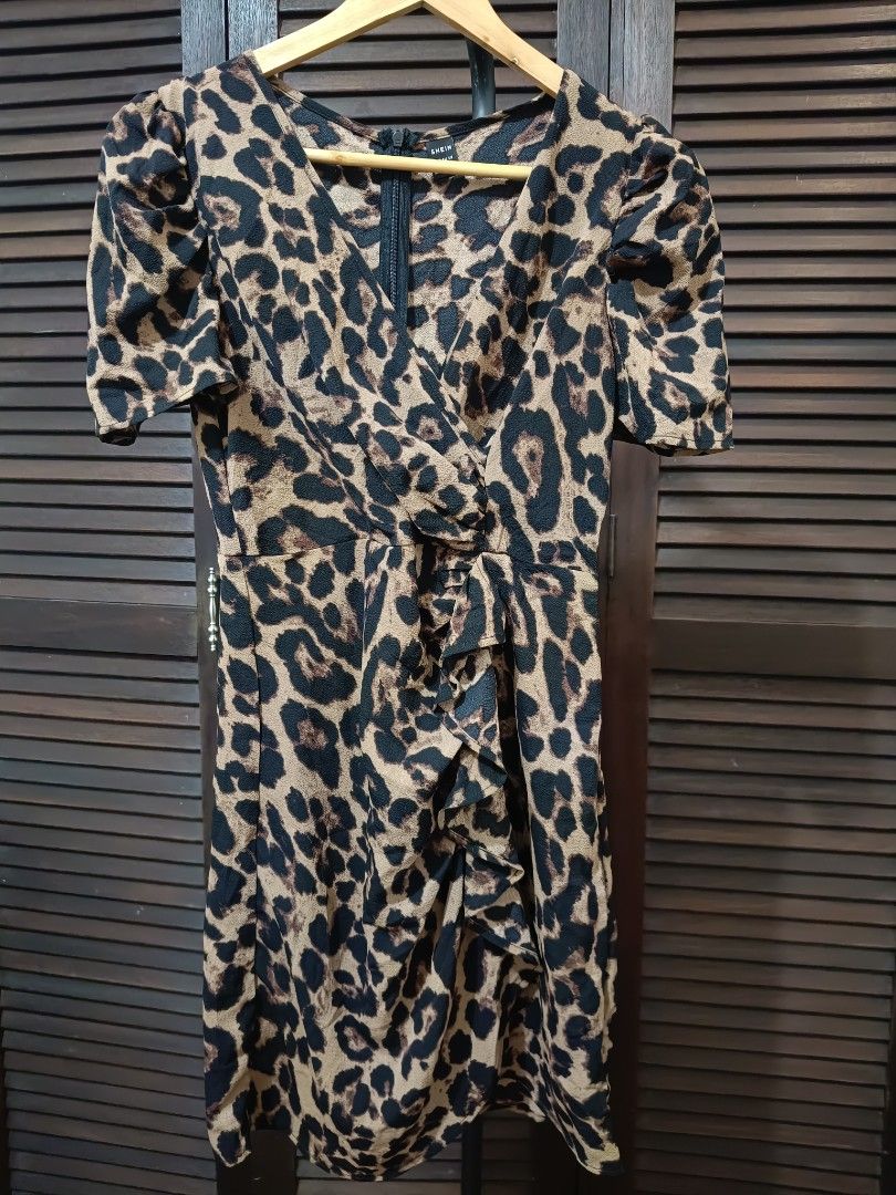 Animal Print Dress (Category: Dresses) located in Manila. Submitted by byjrb (Listing ID 1467185973, Image 1). Description: 🛍️ Brand-new items from SHEIN, Emery Rose, Zaful & more! Size : XS 📦 Shipping: LBC / J&T / Lalamove 💸 MOP: GCash / BPI only DM for inquiries! 💌.