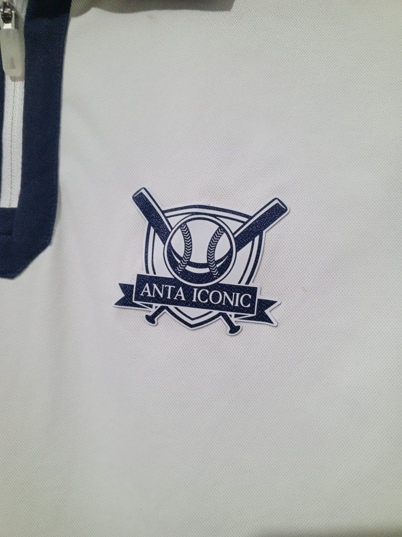 Anta Q-zip polo shirt (Category: Activewear) located in Santa Maria. Submitted by paulo-garcia21 (Listing ID 1467288256, Image 3). Description: large fittings 19 by 23 excellent condition see last pic for issue.