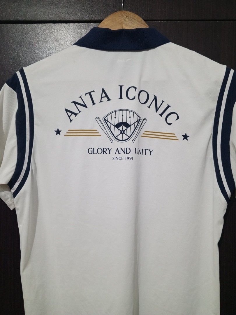 Anta Q-zip polo shirt (Category: Activewear) located in Santa Maria. Submitted by paulo-garcia21 (Listing ID 1467288256, Image 2). Description: large fittings 19 by 23 excellent condition see last pic for issue.