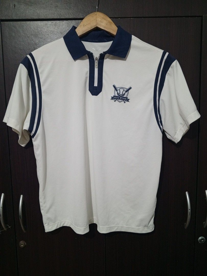 Anta Q-zip polo shirt (Category: Activewear) located in Santa Maria. Submitted by paulo-garcia21 (Listing ID 1467288256, Image 1). Description: large fittings 19 by 23 excellent condition see last pic for issue.