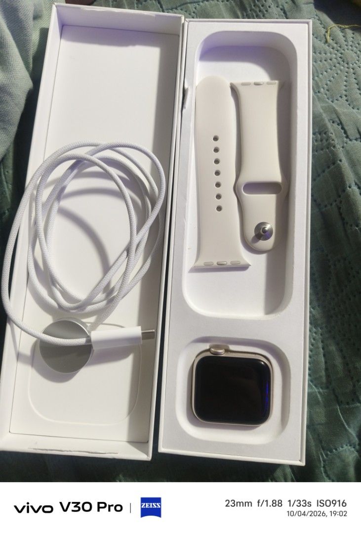APP WATCH SE 3RD GEN (Category: Wearables & Smart Watches) located in Cabanatuan. Submitted by laizamhar22 (Listing ID 1467248663, Image 3). Description: - Brand/Model: Apple Watch SE (3rd Gen) - Condition: Excellent / NEW - Inclusions: Complete set with original box, magnetic charging cable, and white sport band - Design: Sleek modern display with comfortable silicone strap - Location for meetups: Dr. Paulino J. Garcia Memorial Research and Medi