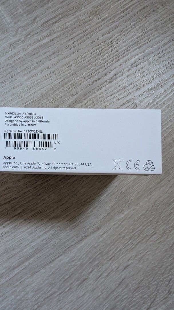 AirPods 4 airpod 4 （分類：耳機）位於 Hong Kong。 由 skiesskiesskies 提交（商品編號 1467199448，圖片 3）。簡介： 全新, 未拆過, 公司禮物, 面交。