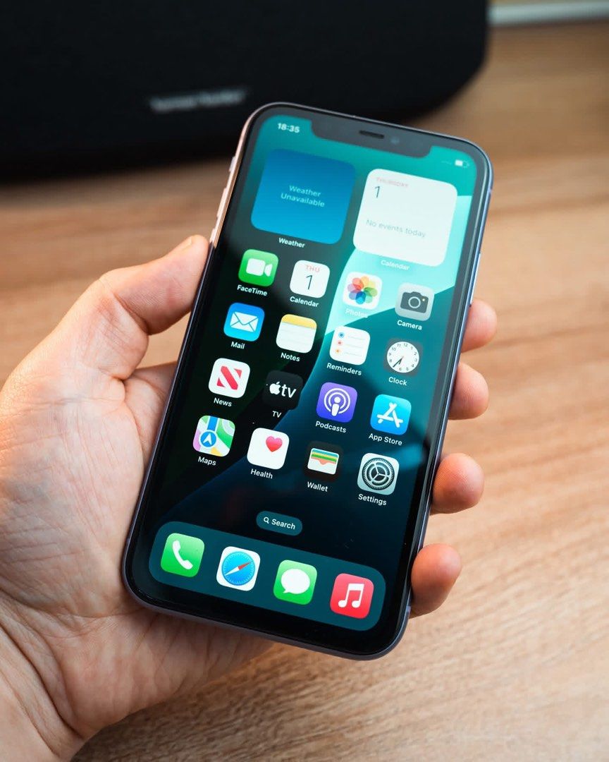 Apple iPhone 11 (Category: iPhone 11 Series) located in Manila. Submitted by freehorse.b8f4e3 (Listing ID 1467350836, Image 2). Description: Apple iPhone 11 128 gb storage Just like brand new Perfect working condition No battery replacement No displace change Very clean .