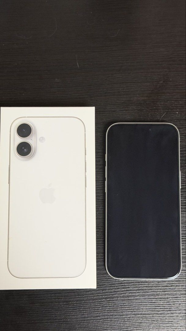 Apple iPhone 17 白色 256GB （分類：iPhone 17 Series）位於 Hong Kong。 由 hwy625 提交（商品編號 1467313725，圖片 2）。簡介： iPhone 17，256GB 白色。電池健康95%，有原裝盒，機身企理冇花。長沙灣地鐵站交收，有意dm。