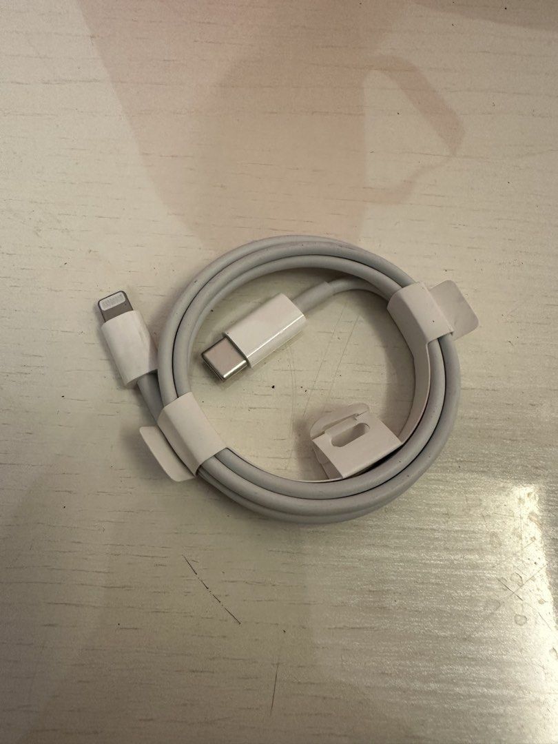 Apple USB C to Lighting Cable (Category: Chargers & Cables) located in Quezon City. Submitted by bqchane (Listing ID 1467261944, Image 1). Description: .