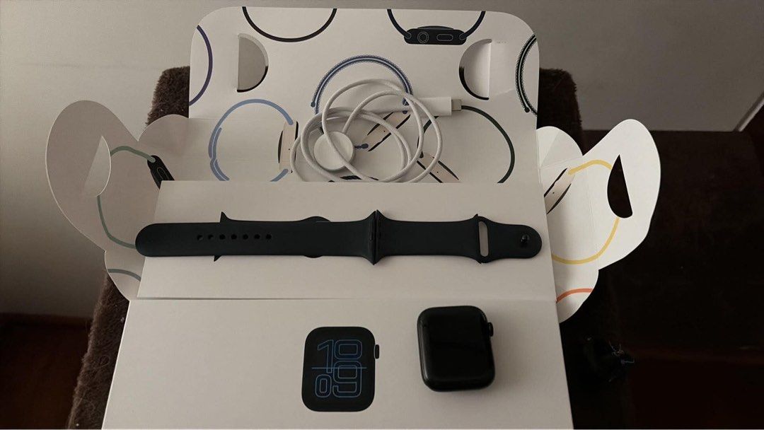 Apple Watch SE 3 (Category: Wearables & Smart Watches) located in Quezon City. Submitted by chandlerb (Listing ID 1467255111, Image 1). Description: Apple Watch SE3 GPS 44mm Midnight SB Used 5 times (lady owned) 1 year apple warranty Price is negotiable Location: Within Pasig City. Pickup/Meetup within Kapitolyo or Pasig area RFS: Barely used..