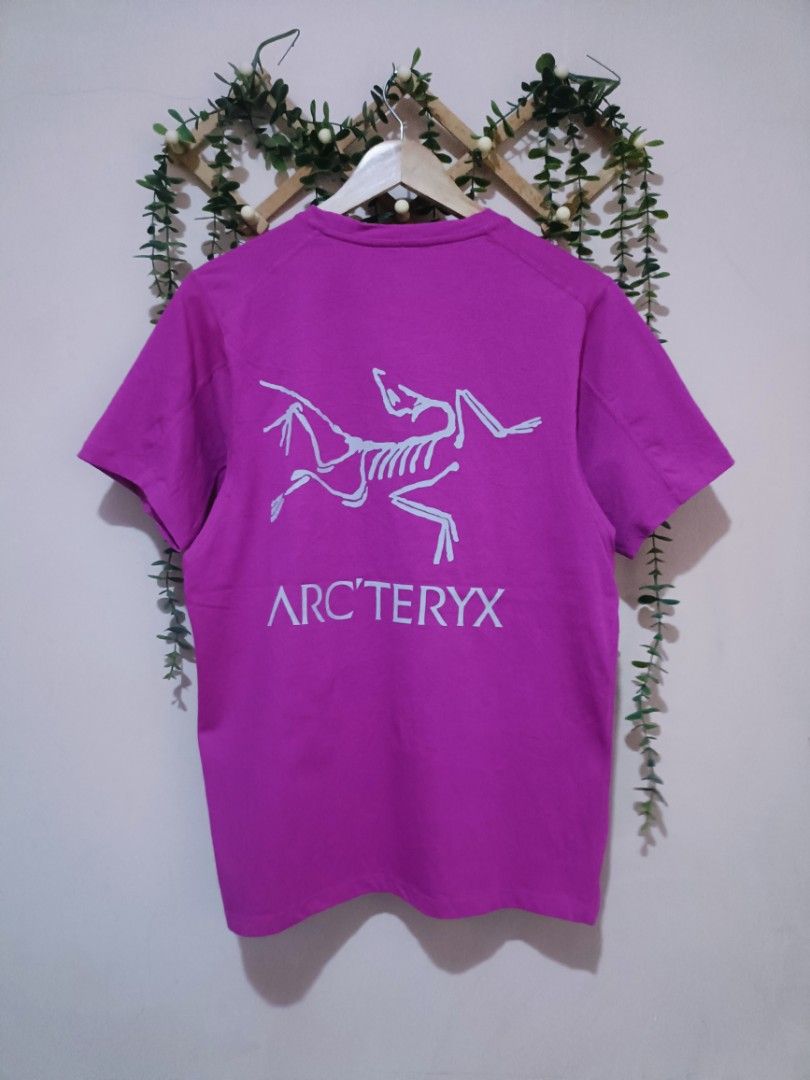 Arctereyx (Category: Tshirts & Polo Shirts ) located in Sual. Submitted by kriztyne_29 (Listing ID 1467310930, Image 3). Description: dimes: 20*27 cut washtag.