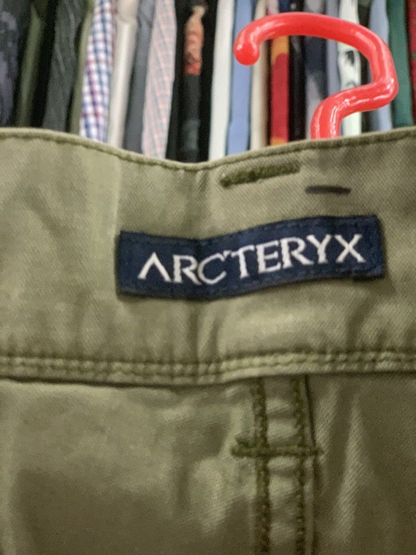ARC’TERYX CARGO SHORT (VINTAGE) (Category: Shorts) located in Manila. Submitted by scarlett_hope (Listing ID 1467350162, Image 3). Description: Good day! Arcteryx : size 30 Length 23 Leg open 10.8.